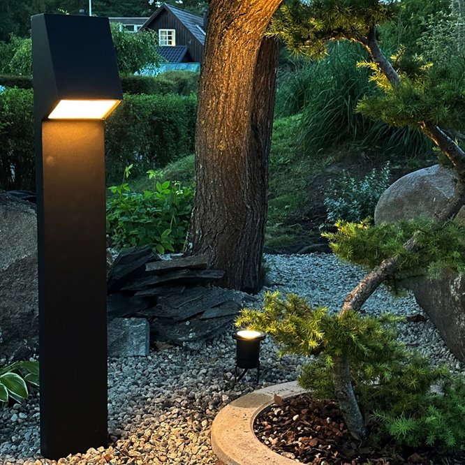 Lampa ogrodowa słupek metalowy czarny